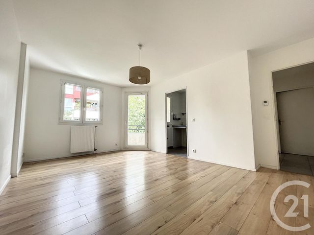 Appartement F2 à louer - 2 pièces - 37.89 m2 - NANTERRE - 92 - ILE-DE-FRANCE - Century 21 Mémento